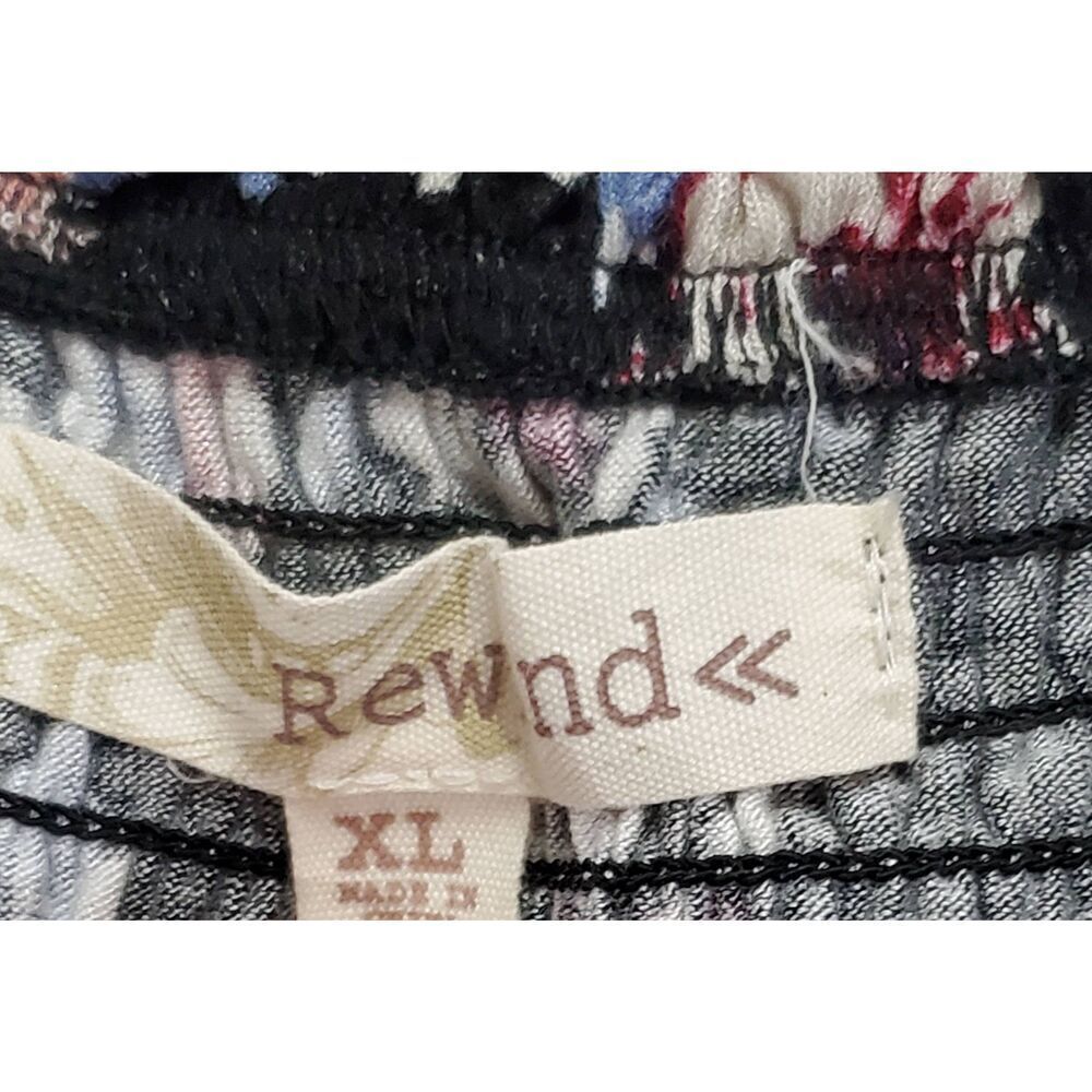 🔴Rewind XL Black Floral Top - Picture 4 of 6
